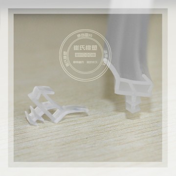透明热塑弹性体木门密封条,TPV/TPE室内门防撞条,柔软卧室门减震封边条 透明热塑弹性体木门密封条,TPV/TPE室内门防撞条,柔软卧室门减震封边条